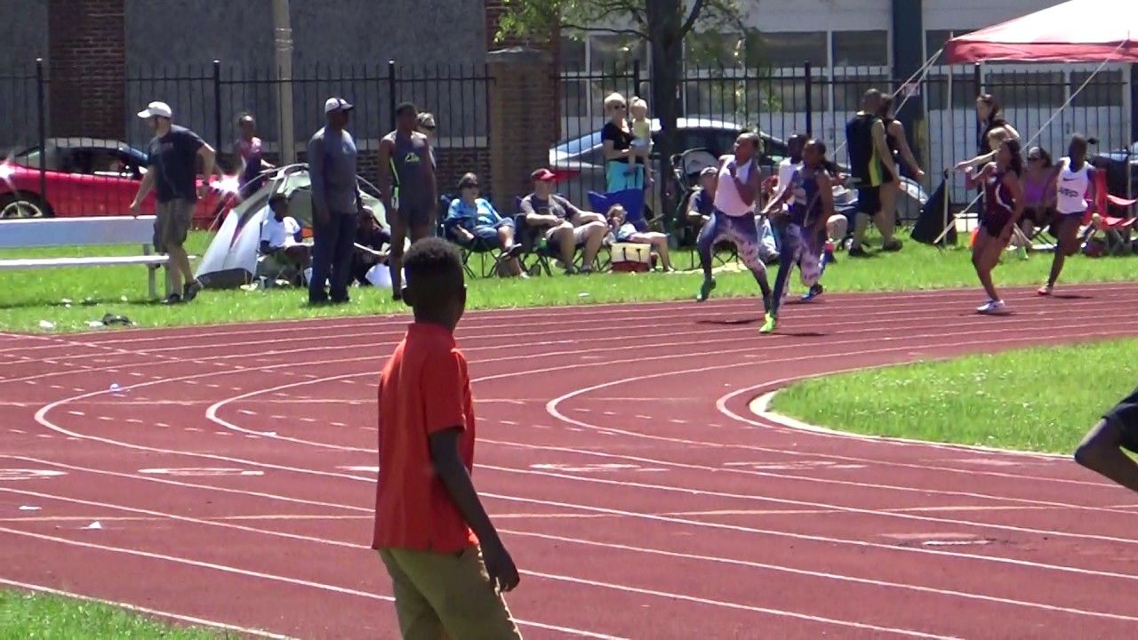 ST LOUIS BLUES MEET Dayna Reid 200m