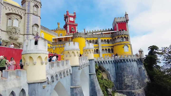 Pena-palace-colorful-palace-on-top-of-sintra-portugal năm 2024