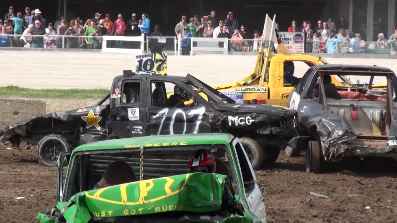 Dresden Demolition Derby 2014 | Pro Modified Trucks