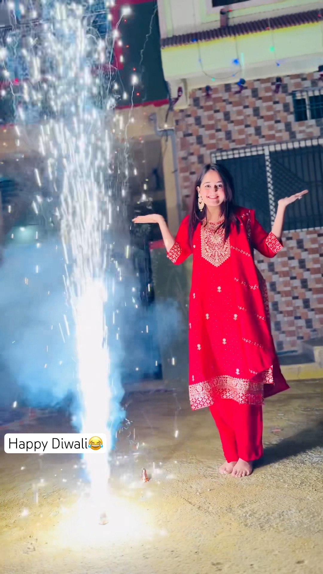 Anar jalana Gone wrong ? happy #diwali Gullak Fod ke #bindasskavya #shorts