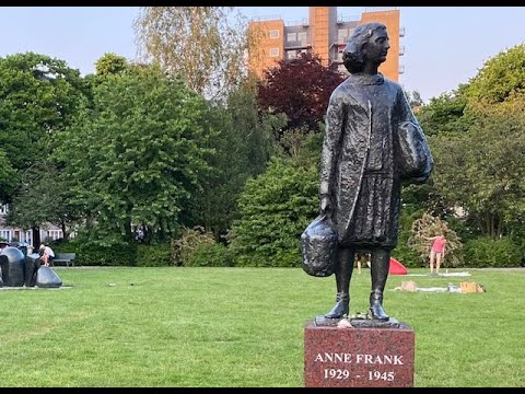 Videó: Hogyan írják le Anne Franket?