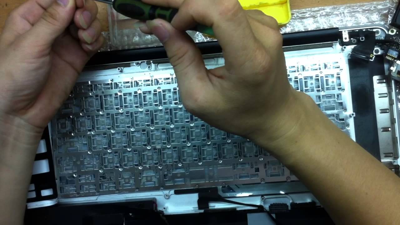 Thay Bàn Phím Macbook Pro A1286 bị liệt phím