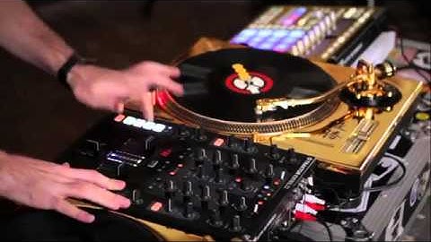 DJ Shiftee in Total Kontrol with Z2 and Maschine