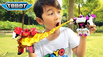 Tobot R vs Tobot W - Bermain Mainan Tobot di Taman