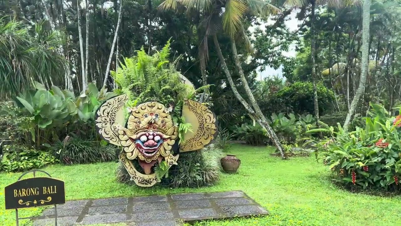 حديقة الزهور  #اندونيسيا  بونشاك #Indonesia مجسمات ديناصورات وقطط ضخمة باوراق الشجر