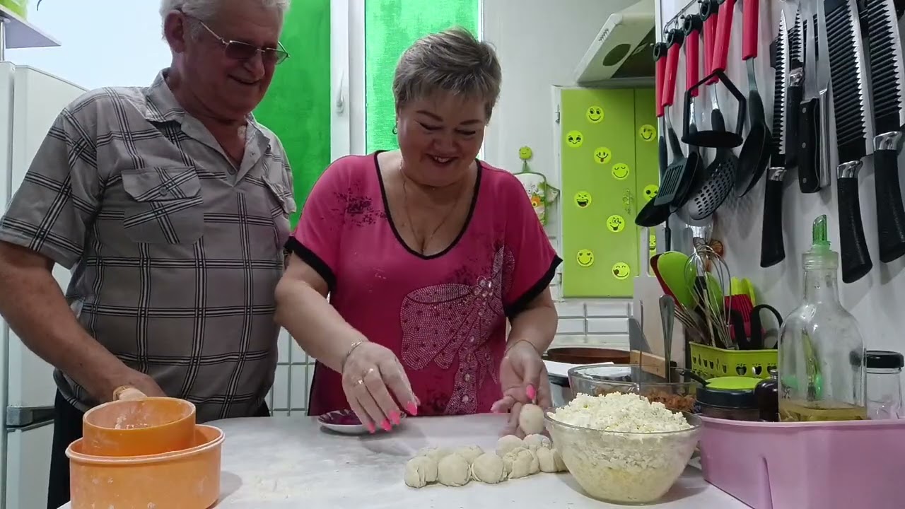 Вите запахло пирожками из детства. 