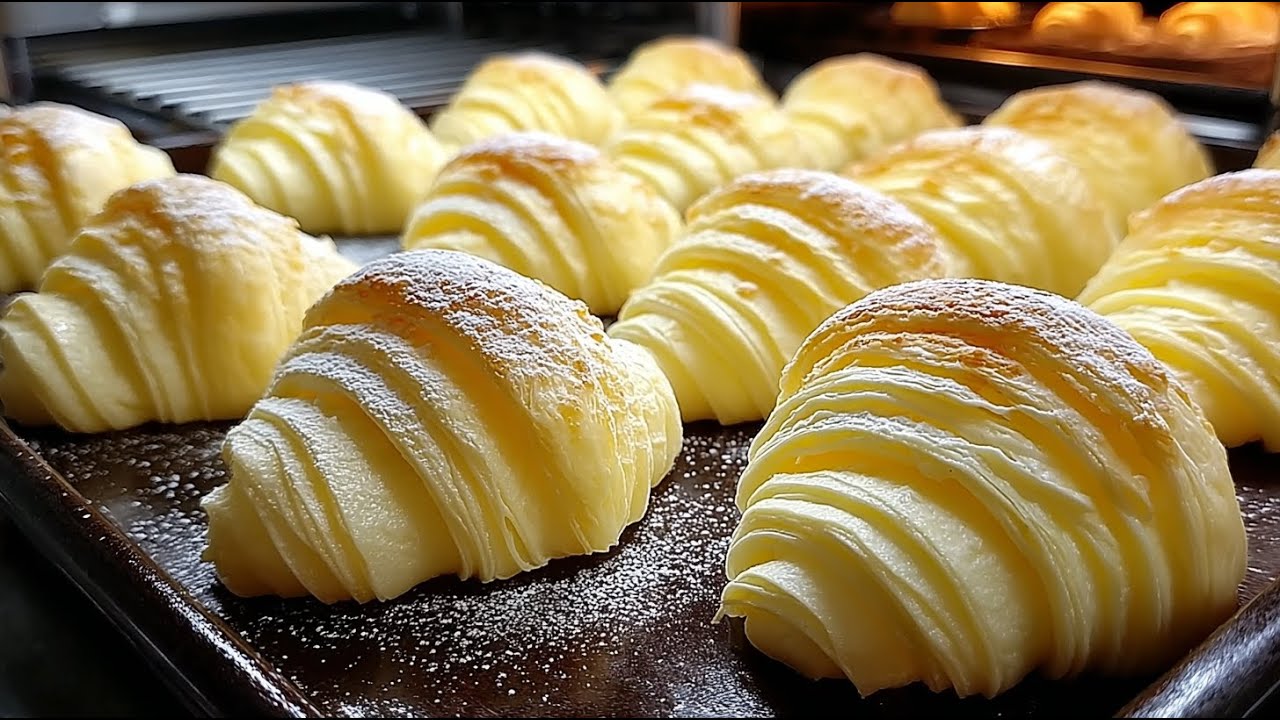 The easiest and newest way to make croissants 🥐 — most people don’t know this yet! 😱
