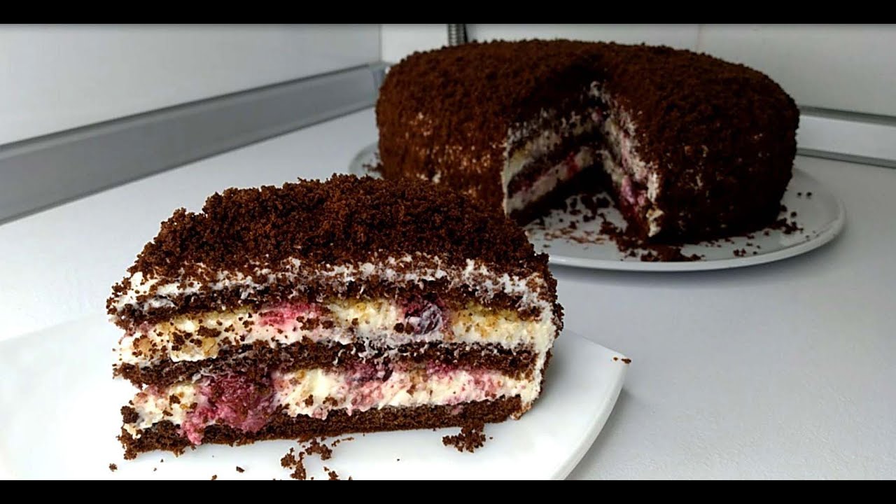 Шоколадный торт с вишнями и сметанным кремом (в мультиварке)