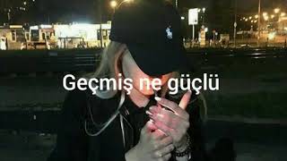 Model - Gölgede Büyüyen Çiçek Resimi