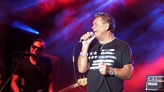 BRIAN HOWE (Bad Company) 'Walk Through Fire' with FUNNY story! LIVE!!!