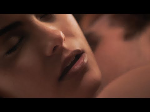 Riverdale 5x17 Kiss Scene - Archie and Veronica \