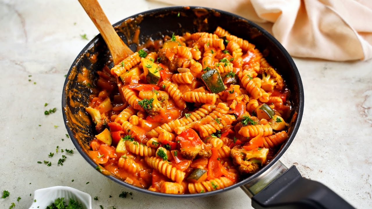 Creamy One Pot Pasta: ארוחת ערב טבעונית קלה של 20 דקות