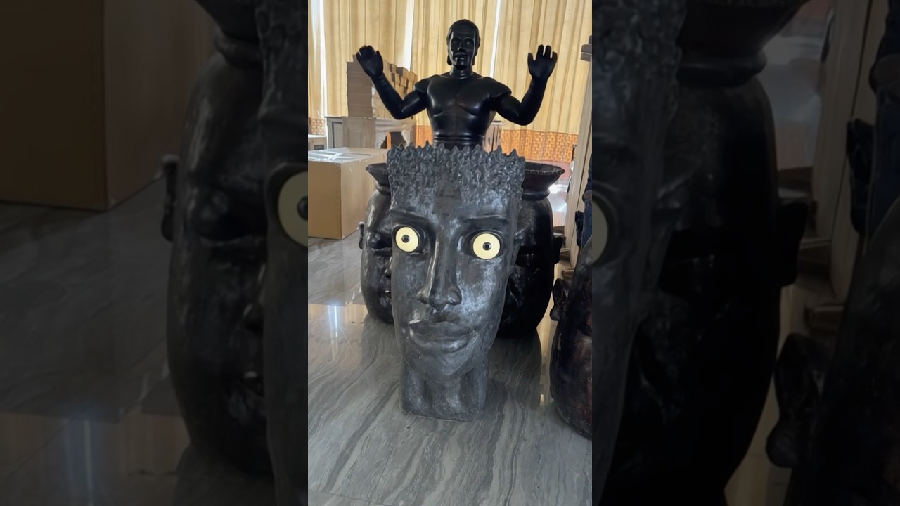 the statues came to life 😱 