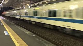 【通過する小田急8000形10両編成 一日中列車に乗車していました】