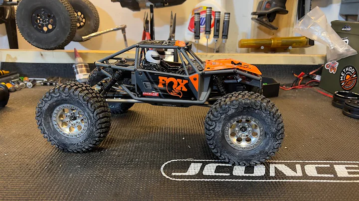 Axial Capra UTB18 build and Crawling the Backyard Course!