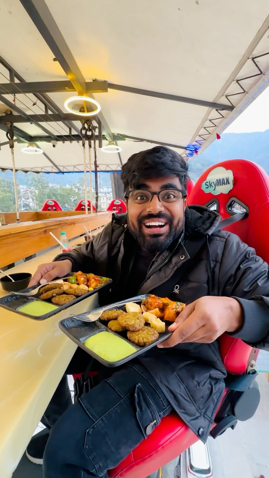 Hawa mai snacks khay humne ? sorry maine ? #dushyantkukreja #shorts