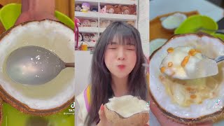 Tuy Hong Phải Con Gái Bến Tre Nhưng Ăn Dừa Rất Điệu Nghệ Nha KaKa | Phương Min