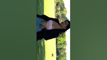 Did you notice the doggy in the background #shakyshaky #twinklesharmaa #ukinfluencer #london