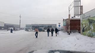 Сибиряки, раздетый по улице. Красноярск. 28 ноября 2017 года