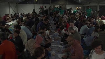 Thousands of Muslims begin fasting for Ramadan