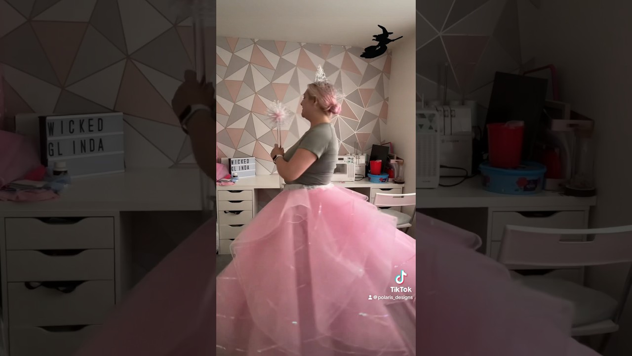 Making Glinda’s bubble dress! 