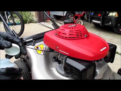 ვიდეო: როგორ ცვლის ზეთს Honda Push Mower-ში?