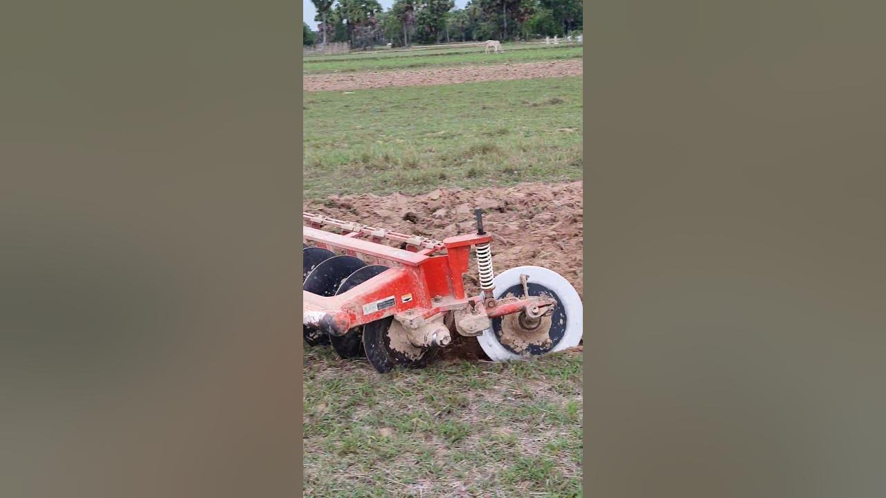 クボタトラクター Red Kubota M6040SU Tractor Plowing Part 27 YouTube