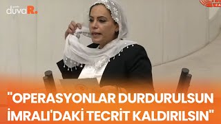 HDP'li vekil Tosun, beyaz tülbentini Meclis'te kürsüden yere attı Resimi