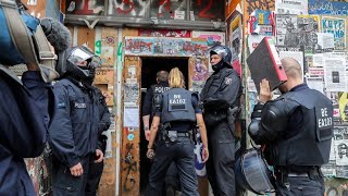 Berlin-Friedrichshain: Razzia bei Hausbesetzern eskaliert