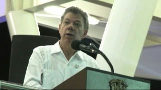 Colombia suspends bombing raids on FARC