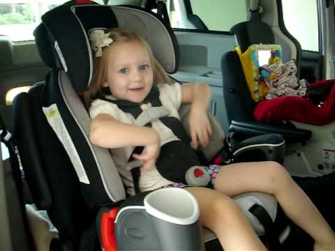 How to correctly buckle in a child - YouTube How to correctly buckle in a child - YouTube
