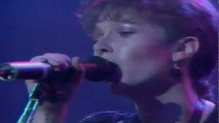 QUARTERFLASH - Harden My Heart (Live at the Hollywood Palace 1984) chords