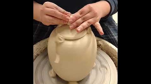 Throwing a Closed Form Knob on a Lid