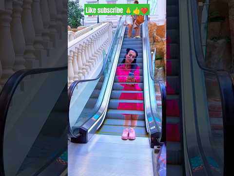 Funny Escalator #katebrush