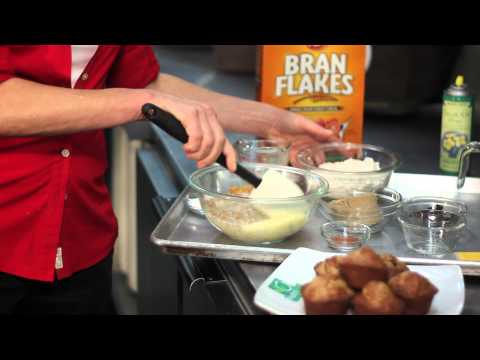 Video: Hoe Maak Je Een Heerlijke Magere Rozijnen Muffin?