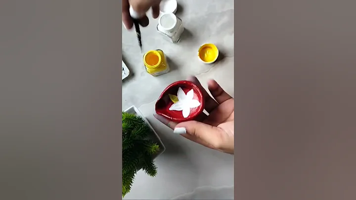 painting on diya🤭❤️ #diwali #shorts #youtubeshorts #painting #diya #trending #art #craft #viral