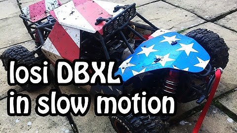 Messing about in slow motion with the Losi DBXL