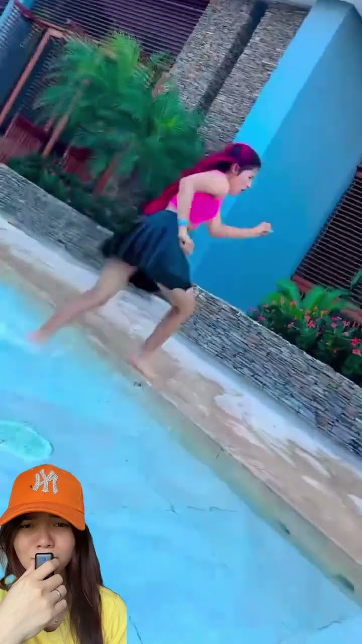 KEJAR BOLA SEMANGKA SAMPAI PANTAI MALAH HANYUT ⁉️#shorts #funny #dubbing