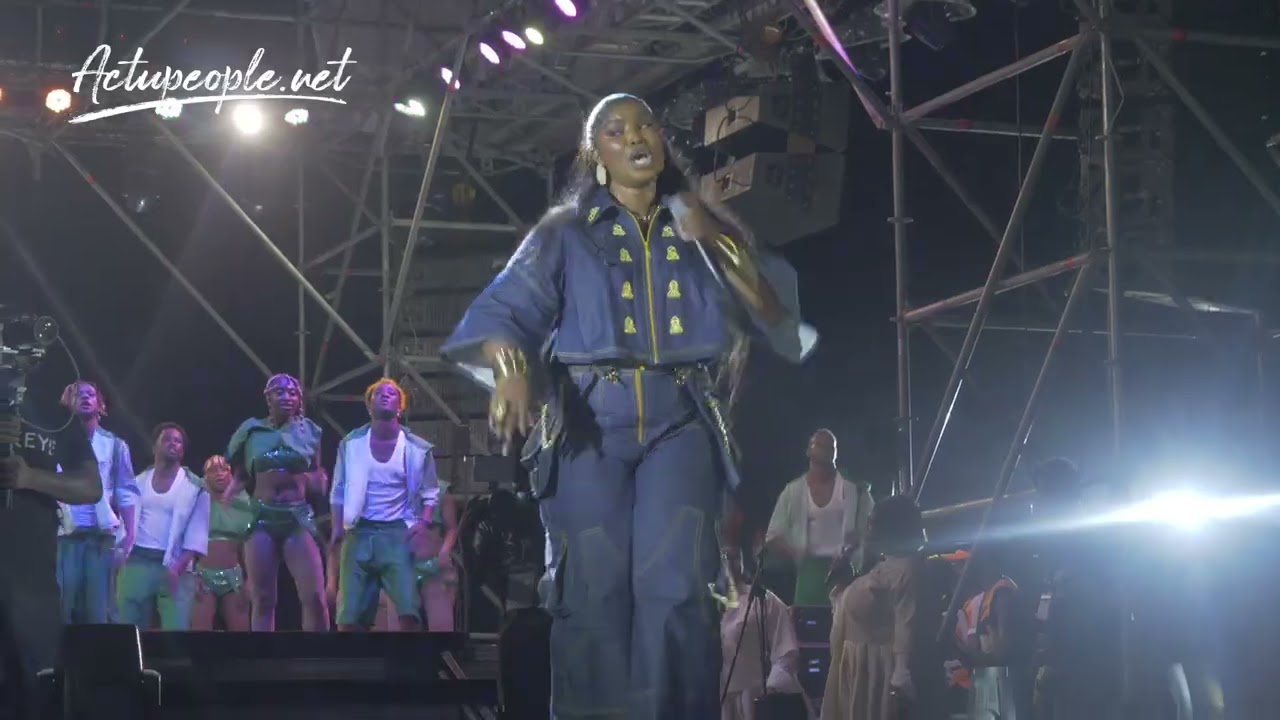 Roseline Layo-Son émotion lors de la remise de ses disques d'or et de platine-Ces paroles fortes