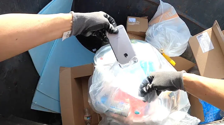 Dumpster Diving- Oh my Gosh! There's an iPhone in ...