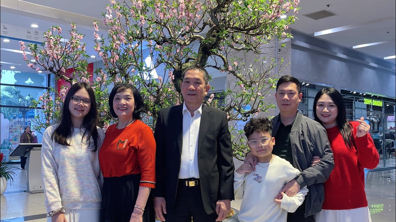 Mồng 3 Tết cùng ông bà nội đi chơi