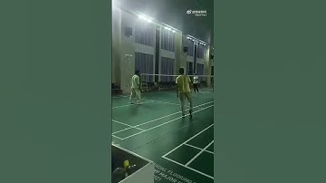 #李玉刚 哎呀呀，新鮮大帥玉吧！（內蒙古鄂爾多斯）這又是錄製什麼節目了呀！最近新衣服不斷吶！而且都特別精緻好看！打羽毛球鍛鍊呢還！期待早日看到錄製的啥節目呢！我們就負責羨慕別人。相當牛牛老大微博