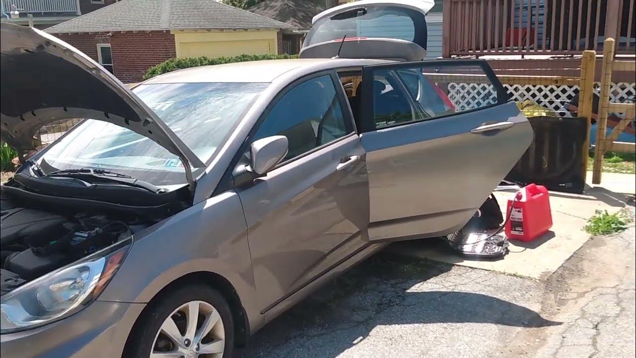 Draining the fuel tank on a 2013 Hyundai Accent - YouTube