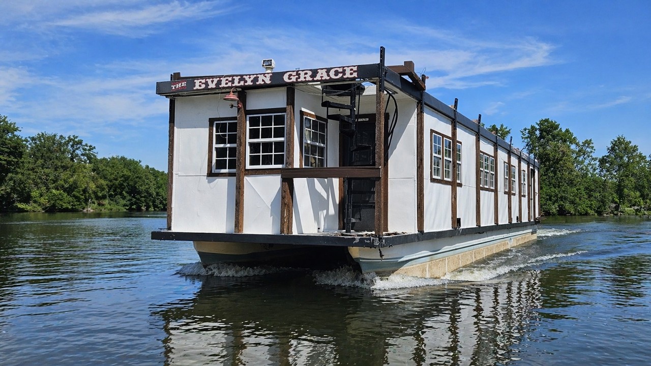 ⁣**FOR SALE** 1998 Catamaran Cruiser 14x60