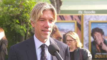 Dolittle Los Angeles Premiere Red Carpet - Itw Stephen Gaghan (official video)