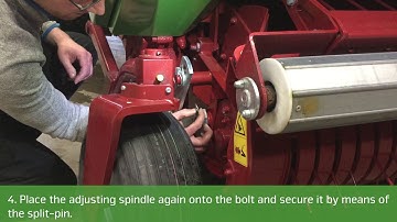 Strautmann tutorial - Set additional guide wheels rotor loading wagon 220 05EN