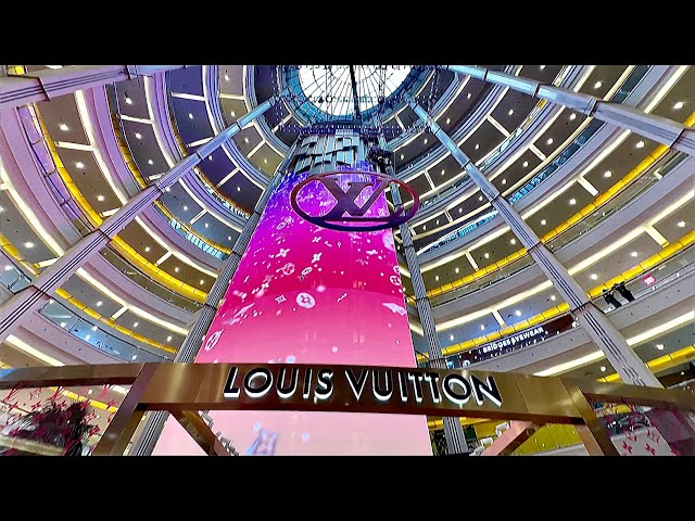 Getting ready for @Louis Vuitton's reopening store at Pacific Place la