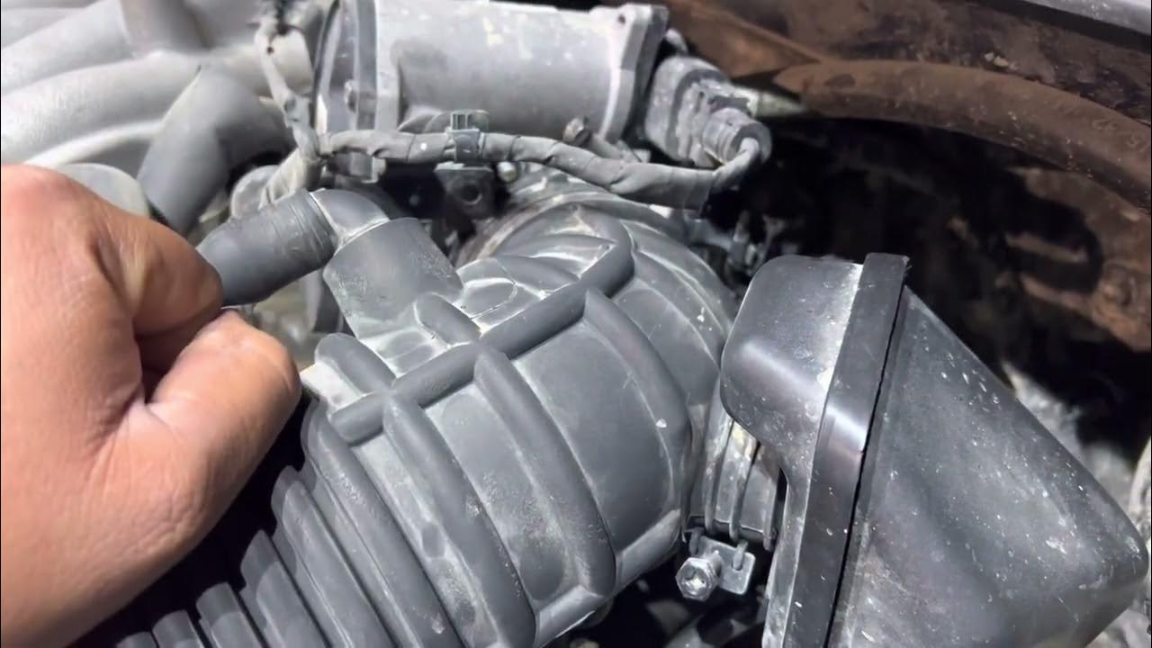 2006 Hyundai sonata 3.3 V6 Camshaft sensor # 2 located at - YouTube