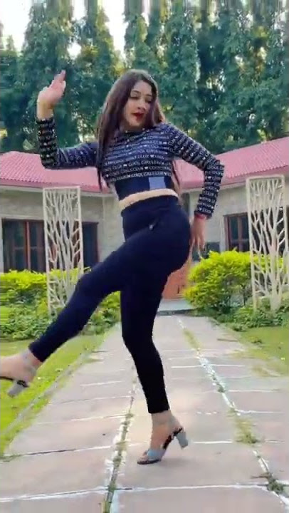 Indian girl shaking booty 🍑🤩 #booty #sexy #hot #indian #teen #tiktok #reels #shorts #viral #trending