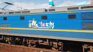 最後尾ギリギリ!。EF210 324号機牽引鍋島発東京タ行1054レ尾張一宮2番線通過&313系Y13編成普通岐阜行尾張一宮3番線到着